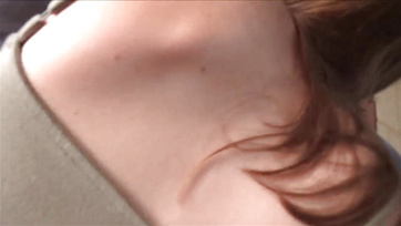 A tündéri vörös cica megmászta a férje fivérének pöcsét a mutatós seggecskéjével Thumb