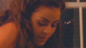 Megcsócsálták és megkefélték egymás vagináját a strapon műfarokkal a csábító puncifaló pornós csajok Thumb