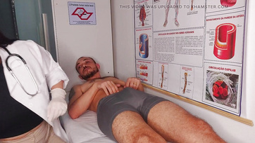 A bűbájos kórházi ápolóhölgy nem ijedt meg hanem vígan leszívta a páciense eres kolbászát Thumb