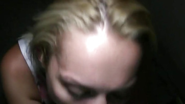 Mások Előtt pattintották péniszre a kívánós magyarországi suncit Thumb