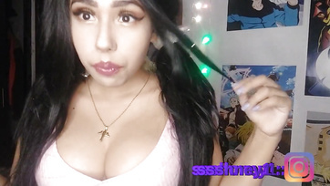 A kedves mesztic gamer bébi azt óhajtja hogy tüzelj rá a pofikájára Thumb