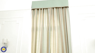 Fiatal fiúk akik örömmel péniszre húzzák a mostoha anyjukat és nagyijukat Thumb