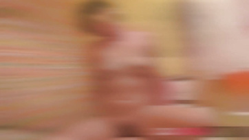 Teletöltötték a cuki thaiföldi kiscsaj szőrös kis puniját a szex castingen Thumb