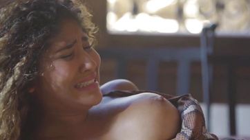 Nem irritálta a srácot hogy a szeme láttára reszelik szanaszéjjel a csábos csaját Thumb